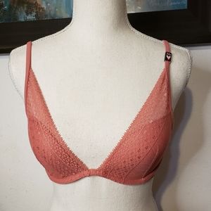 Victoria Secret Incredible Plunge Bra